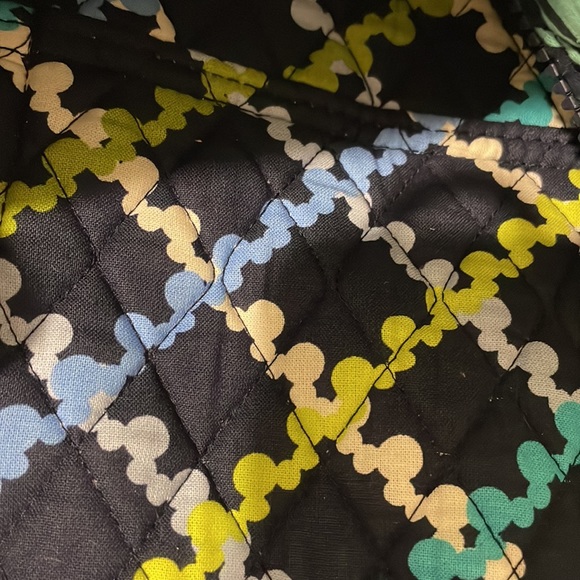 Disney Vera Bradley Duffle in Where’s Mickey - NWT Retired Design - Picture 10 of 10